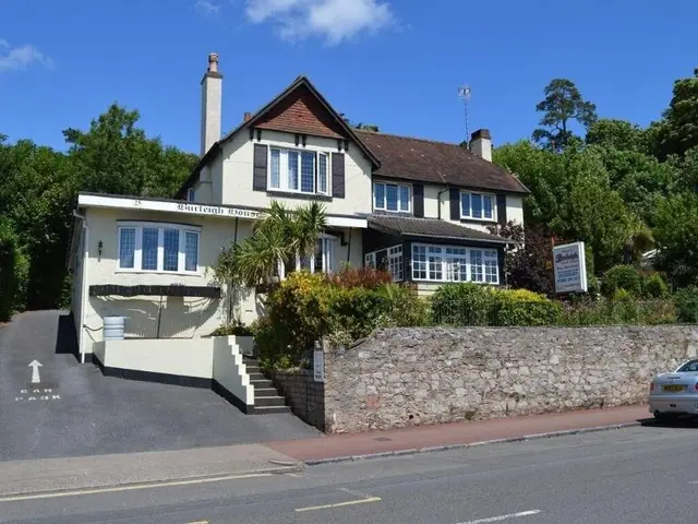 Burleigh House - Guest house