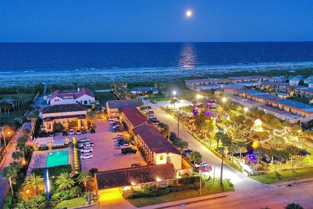 La Fiesta Ocean Inn & Suites