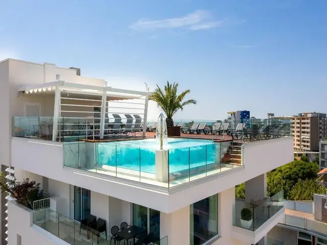 Italia Palace
