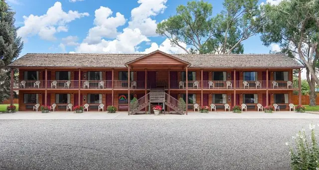 Austin's Chuckwagon Motel