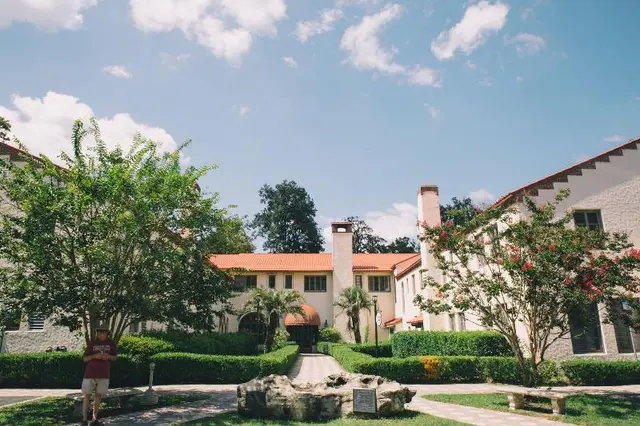 Wakulla Springs Lodge