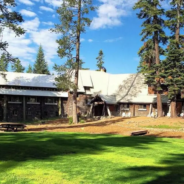Clair Tappaan Lodge