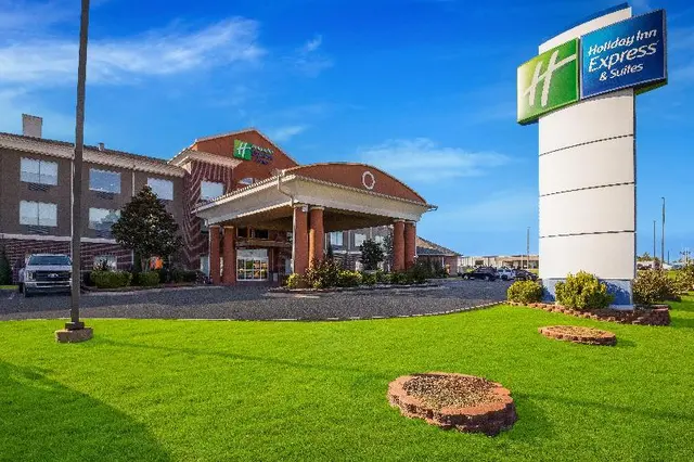 Holiday Inn Express & Suites Okmulgee By IHG