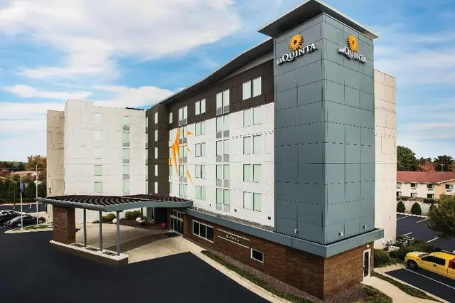 La Quinta Inn Suites Winchester