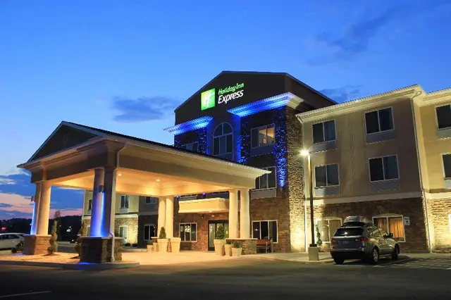Holiday Inn Express & Suites Belle Vernon By IHG