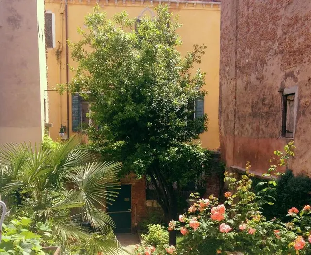 3749 Ponte Chiodo Guest House