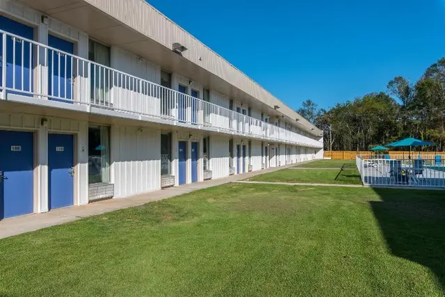 Motel 6 Hamilton, AL