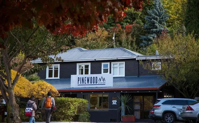Pinewood Lodge