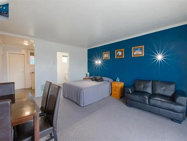 AAA Thames Court Motel