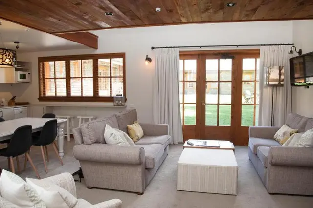Wanaka Homestead Lodge & Cottages