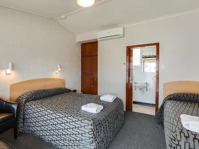 Ocean Beach Hotel