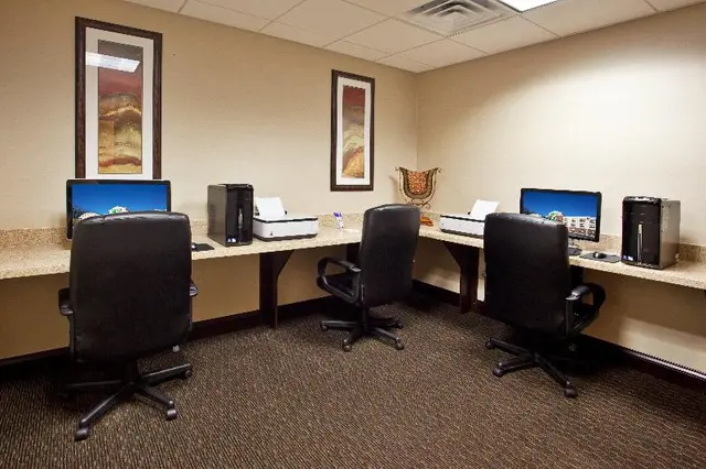 Holiday Inn Express Hotel & Suites Zanesville Nort