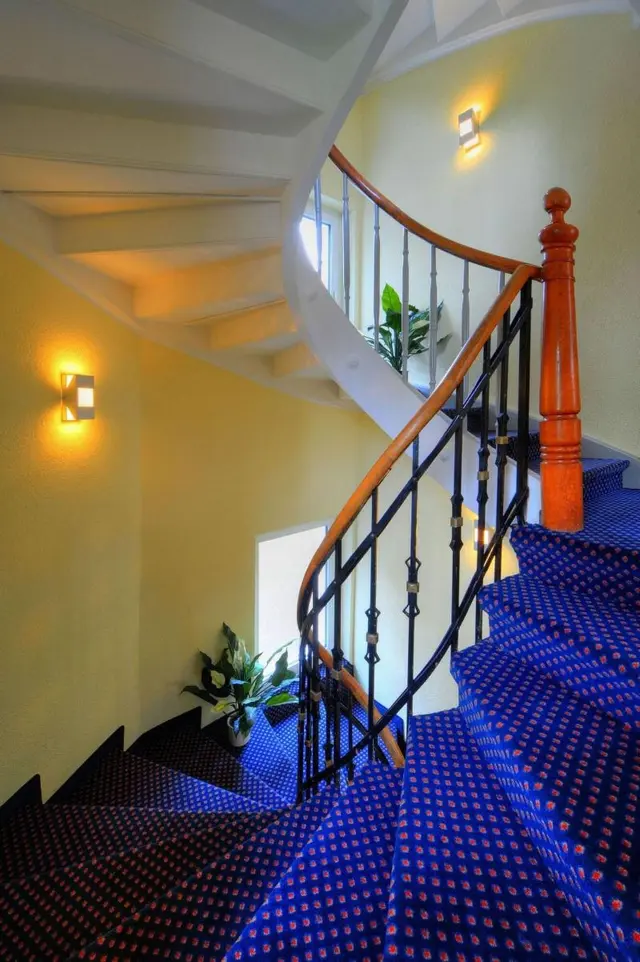 Le Petit Hotel