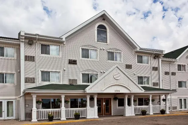 Travelodge Suites by Wyndham Regina/Eastgate Bay