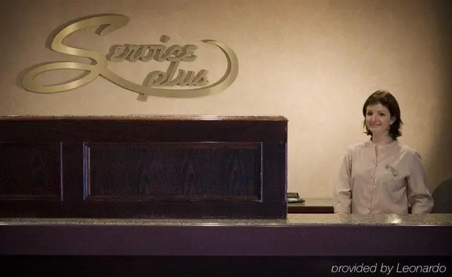 Service Plus Inn and Suites - Grande Prairie