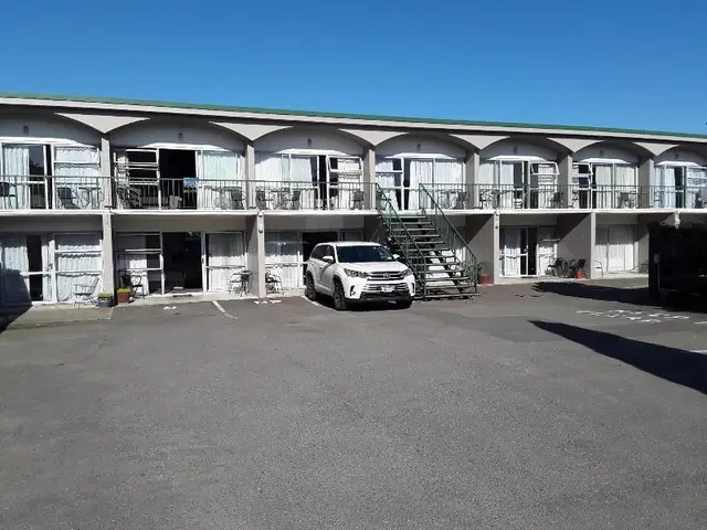 289 Midway Motel