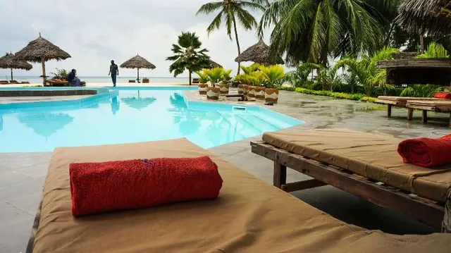 Smiles Beach Hotel