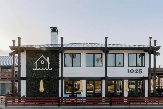 Lakehouse Hotel and Resort