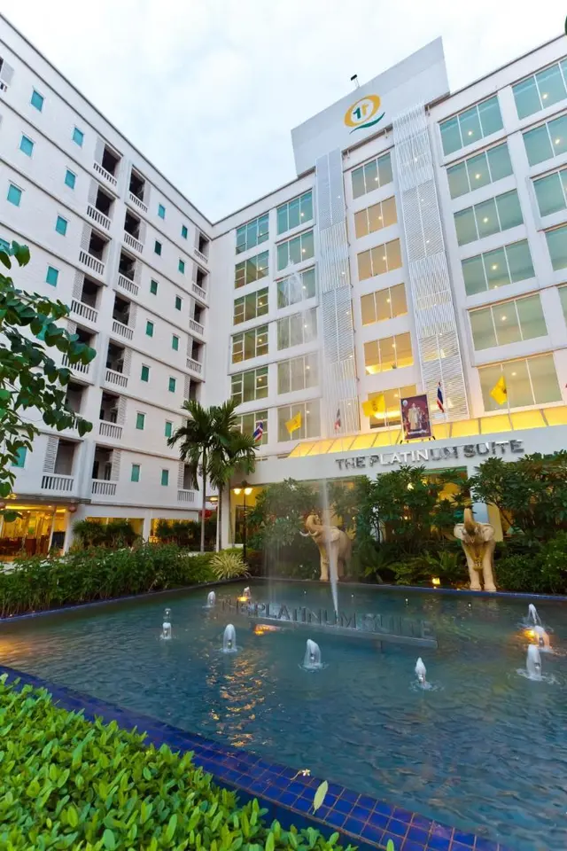 Sunday Platinum Suites