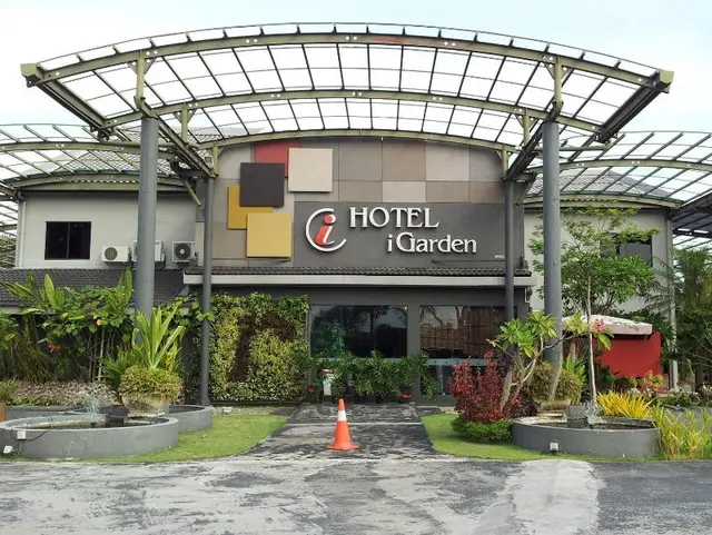 i Garden Hotel
