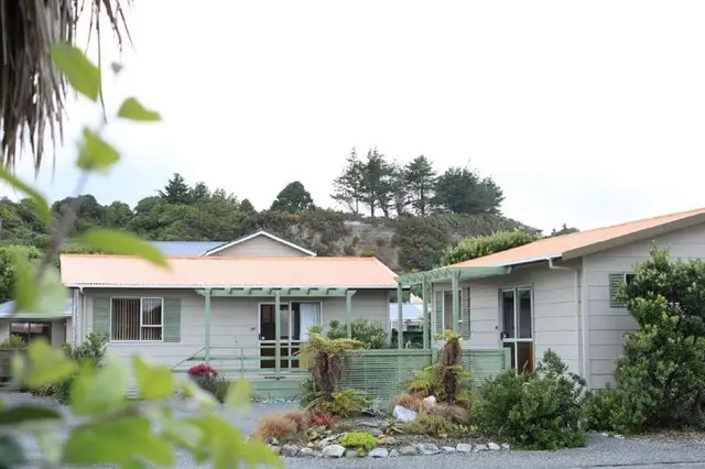 252 Beachside Motels & Holiday Park