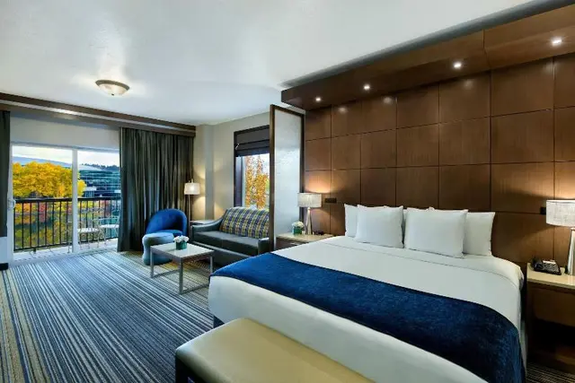 Oxford Suites Downtown Spokane