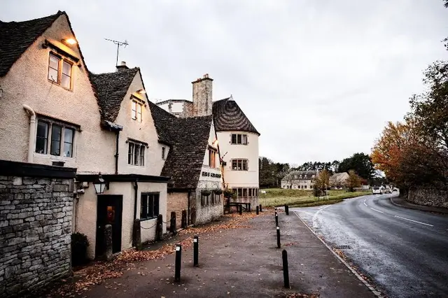 The Bear of Rodborough Hotel