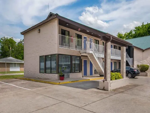 Motel 6 Attalla, AL