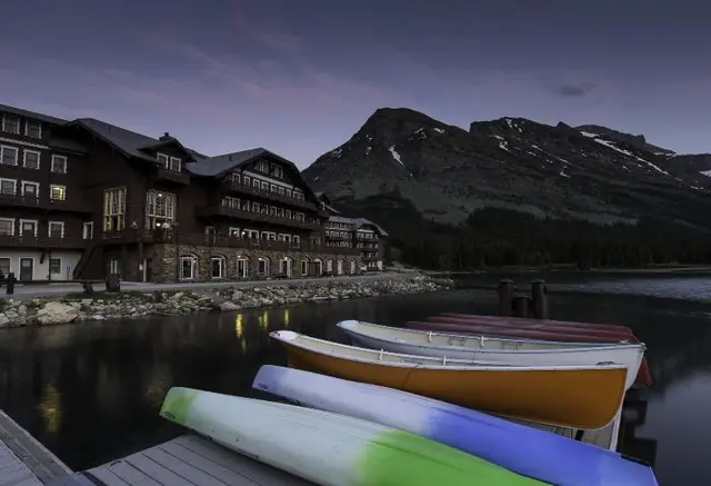 Many Glacier Hotel