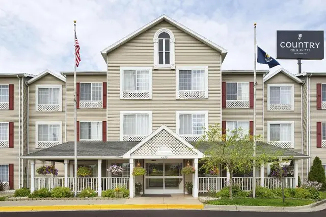 Country Inn & Suites by Radisson, Grand Rapids Air