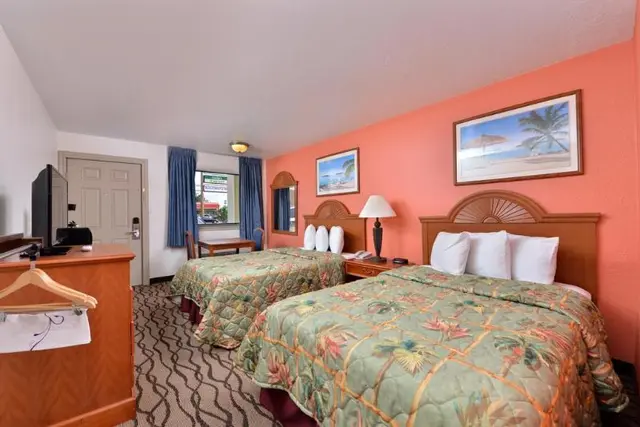 Beachcomber Inn