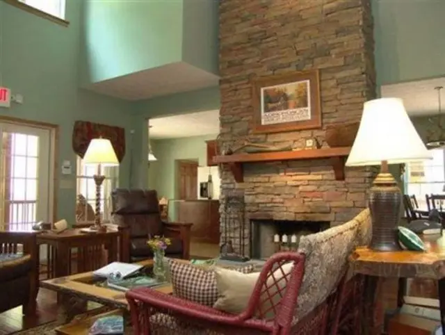 Long Mountain Lodge B&B