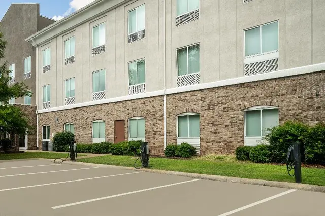 Holiday Inn Express Winona North