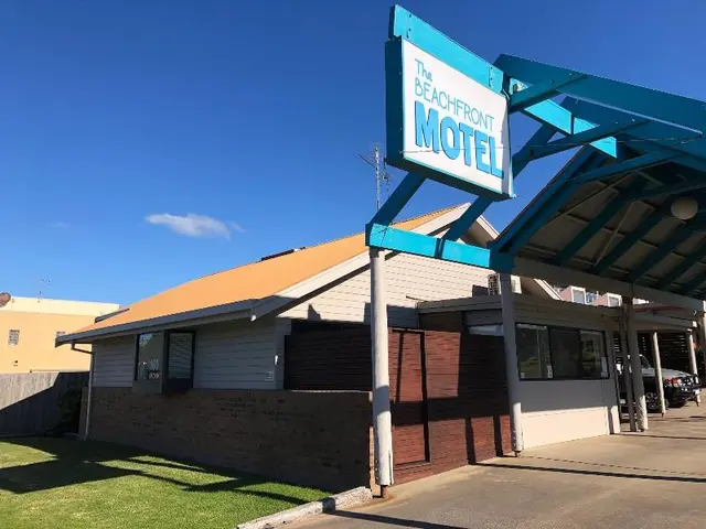 The Beachfront Motel & Cottages