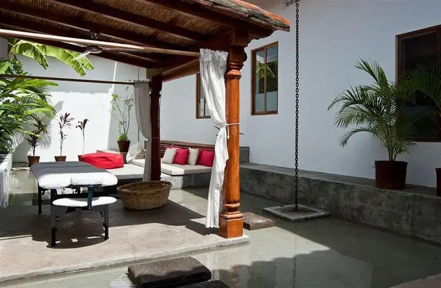 Los Patios Hotel