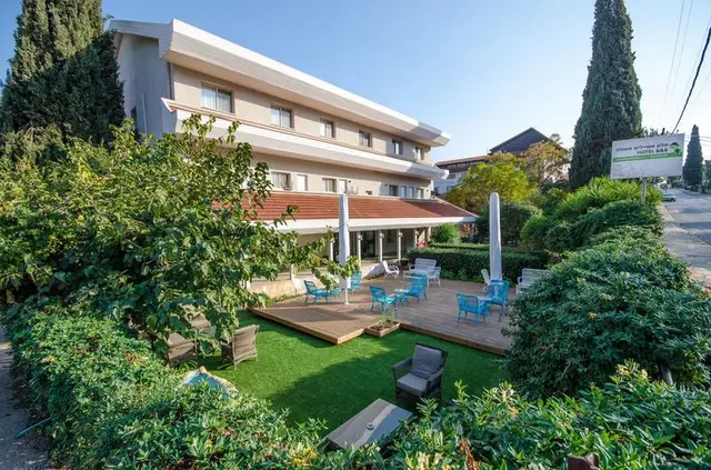 Metula travel hotel