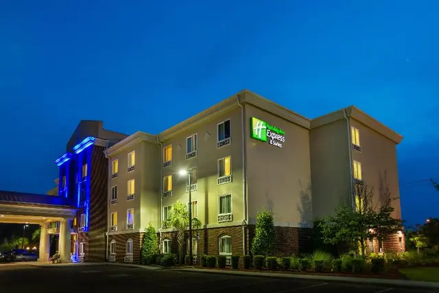 Holiday Inn Express Suites Savannah - Midtown IHG