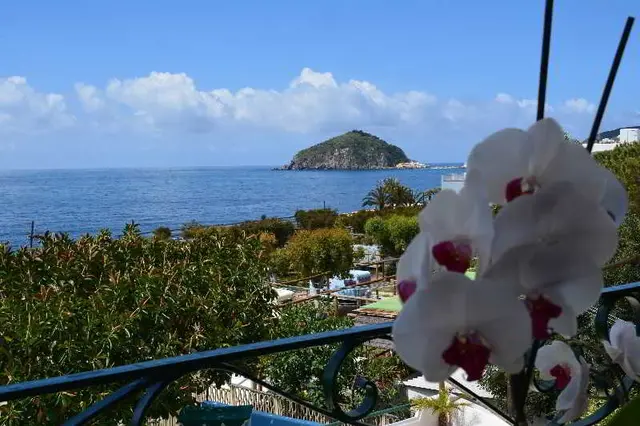 Maronti Hotel