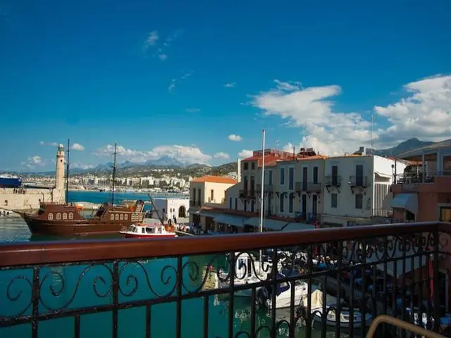 Porto Enetikos Suites
