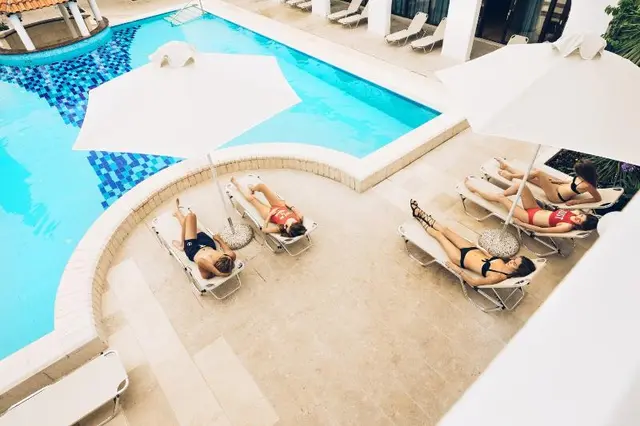 Aleksandar Hotel