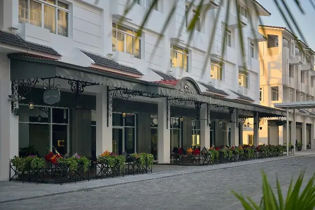 Paradise Suites Hotel