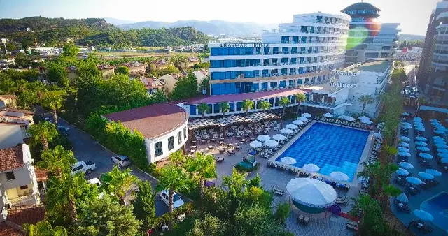 Raymar Resort & Aqua Hotel