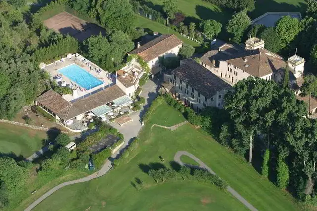 The Originals Hotel Golf Chateau de la Begude