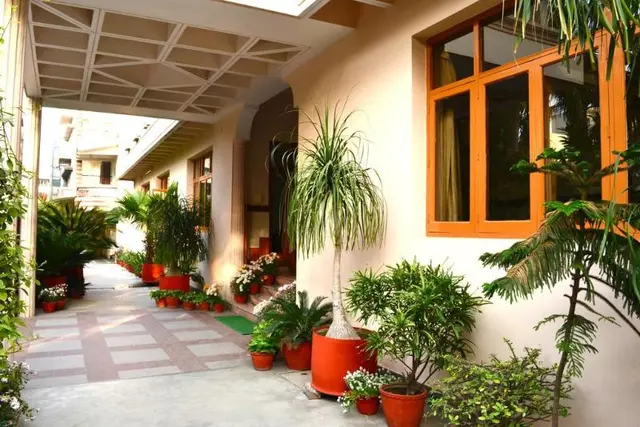 Gautam Hotel