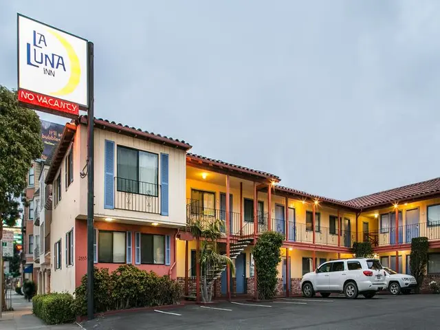 La Luna Inn