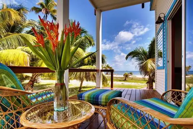 Hatchet Caye Resort