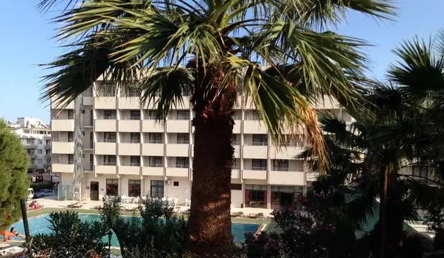 First Class Hotel
