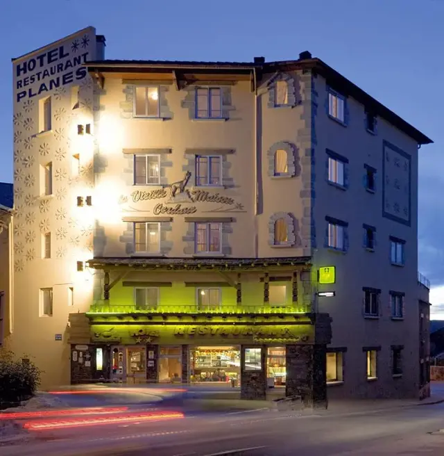Logis Hotel Restaurant Chez Planes