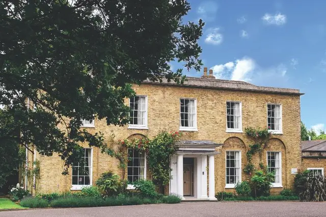 Hadlow Manor Hotel