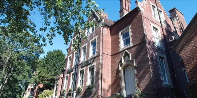 Ebury Hotel